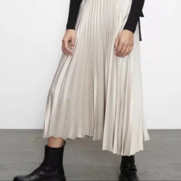 Zara Dresses & Skirts - Zara Pleated Midi Skirt, Size M, Color Ice